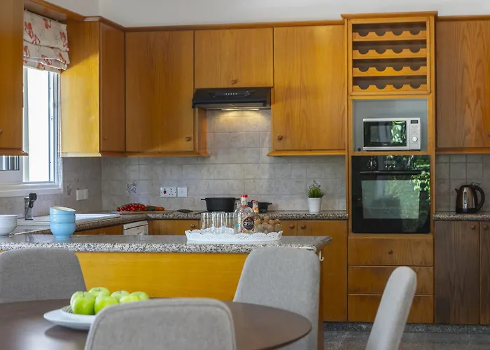 Вилла Pervolia Nirides Seaside Mansion 7 *