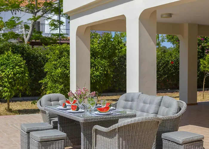 Pervolia Nirides Seaside Mansion 7 Вилла Ларнака