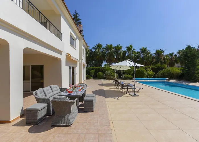 Pervolia Nirides Seaside Mansion 7 * Ларнака