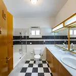 Вілла Pervolia Nirides Seaside Mansion 7 *