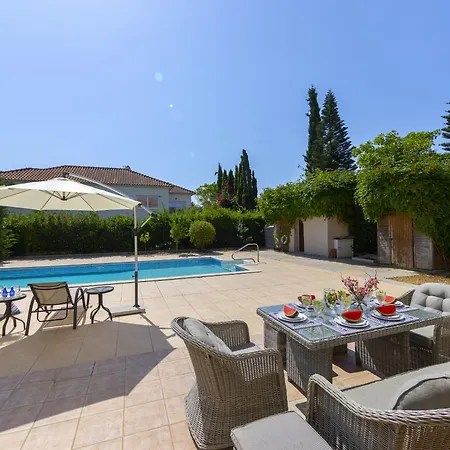 Pervolia Nirides Seaside Mansion 7 * Larnaca