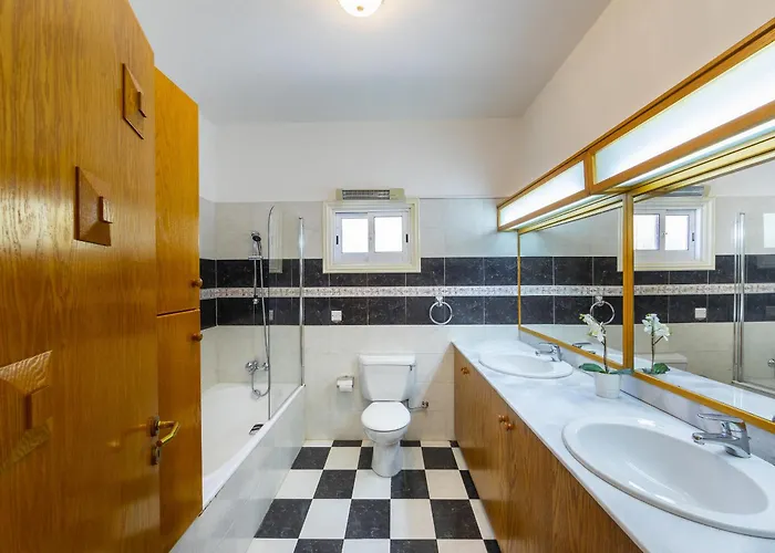 Villa Pervolia Nirides Seaside Mansion 7 *