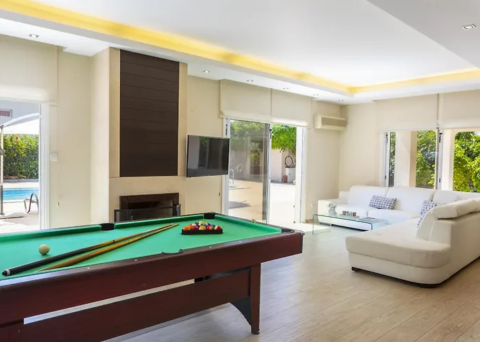 Villa Pervolia Nirides Seaside Mansion 7 Larnaca