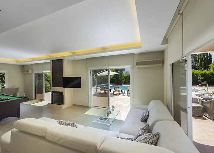 Pervolia Nirides Seaside Mansion 7 Larnaca